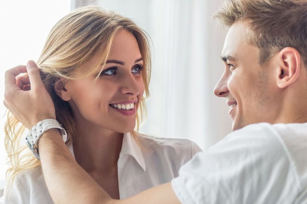 cặp đôi hạnh phúc trong tình yêu